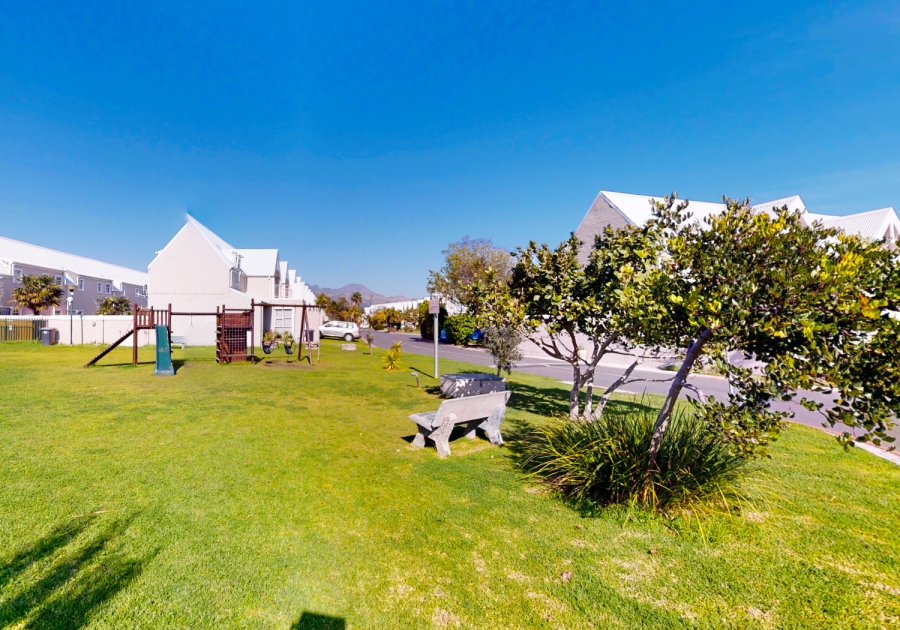 3 Bedroom Property for Sale in Guldenland Western Cape